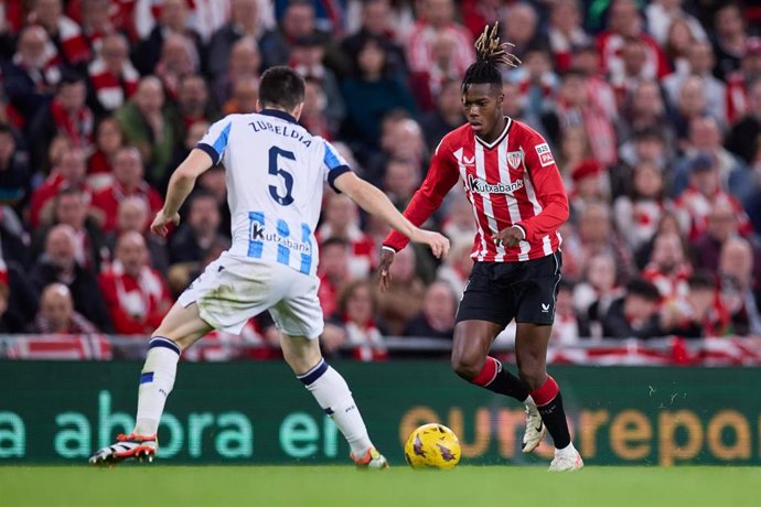 Archivo - Nico Williams e Igor Zubeldia en el Athletic Club-Real Sociedad de la pasada temporada