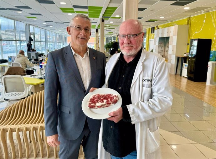 El vicepresidente Taberna junto con el fundador de Cocuus, Patxi Larumbe.