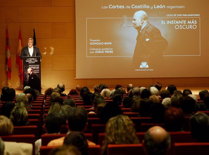 Proyección de la tercera película del ciclo de cine parlamentario