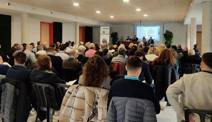 Sesión de la Asamblea de Los Pueblos Más Bonitos celebrada este sábado por la mañana en Aínsa.