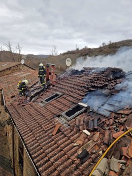 Un incendio destruye una vivienda de Valdeprado del Río