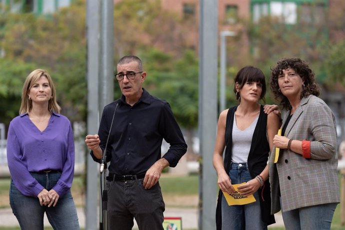 Archivo - Raquel Sans, Xavier Godàs, Alba Camps y Teresa Jordà cuando presentaron la candidatura