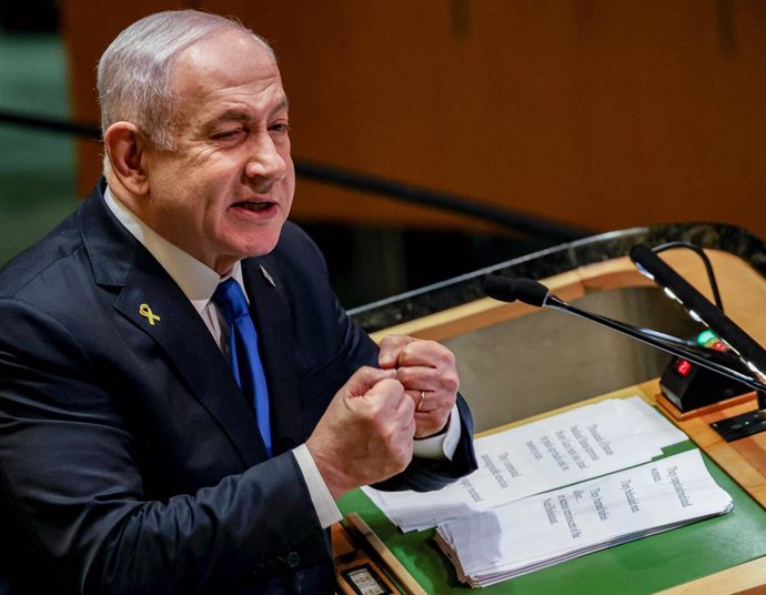 Archivo - September 27, 2024, New York, New York, USA: Head shot of BENJAMIN NETANYAHU Prime Minister of the State of Israel, with both hands fisted while speaking on the fourth day of theGeneral Debate of the 79th UN General Assembly.