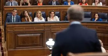 Sánchez y Feijóo afrontan este miércoles su primer cara a cara por la DANA en el Congreso, un mes después de la tragedia