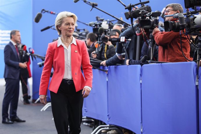 HANDOUT - 07 November 2024, Hungary, Budapest: European Commission President Ursula von der Leyen speaks to the media upon her arrival for the European Political Community Summit in Budapest. Photo: Christophe Licoppe/EU Commission/dpa - ATTENTION: editor