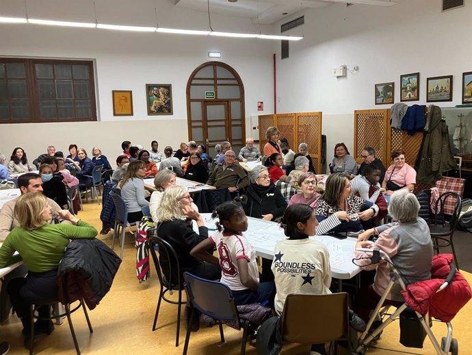 Una de las sesiones formativas sobre alimentación saludable desarrolladas en el barrio de Las Fuentes  de Zaragoza.