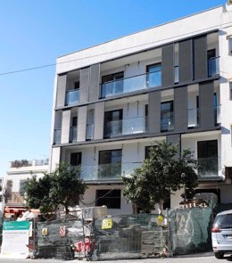 Eestán ubicadas en el edificio de la antigua Escuela Oficial de Idiomas. 