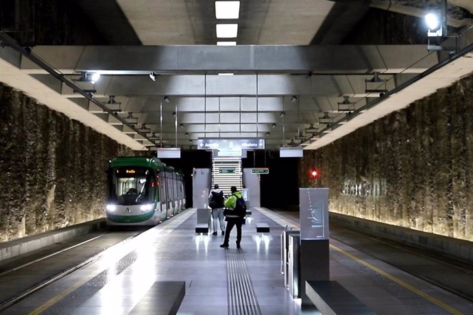 Los trenes del Metro de Granada afrontan la última fase de pruebas.