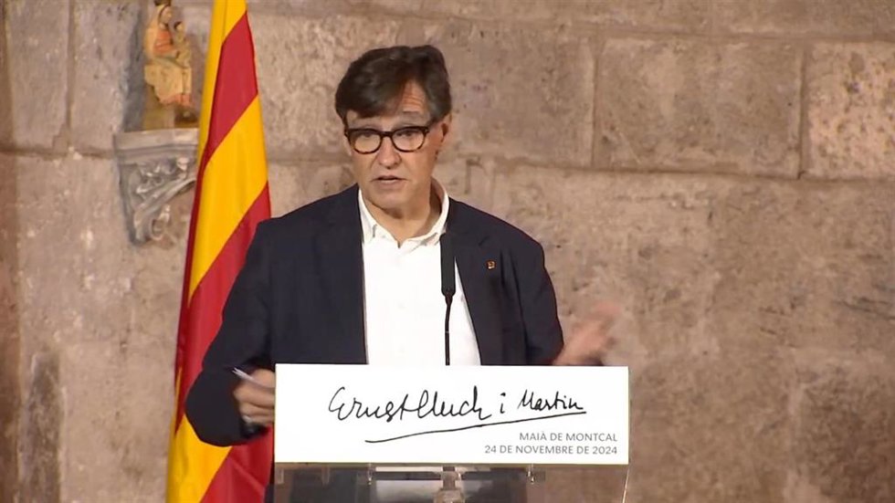 El presidente de la Generalitat, Salvador Illa, en el homenaje al expolítico socialista Ernest Lluch, a 24 de noviembre de 2024, en Mai de Montcal (Girona)