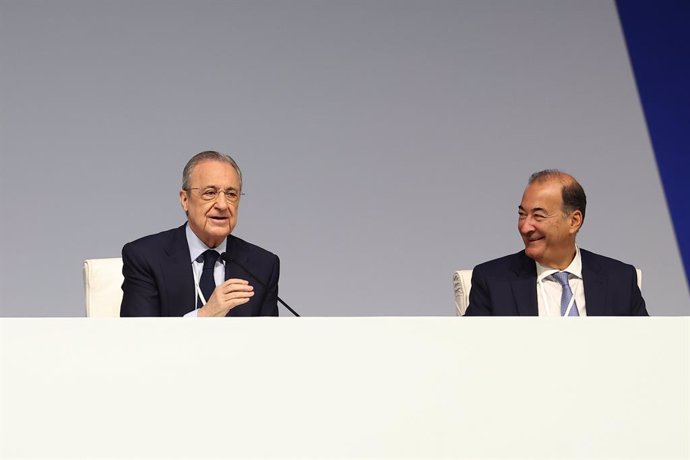 Archivo - Florentino Perez, President of Real Madrid, attends during the Ordinary General Assembly of Real Madrid celebrated at Ciudad Deportiva Real Madrid on October 02, 2022, in Valdebebas, Madrid, Spain.