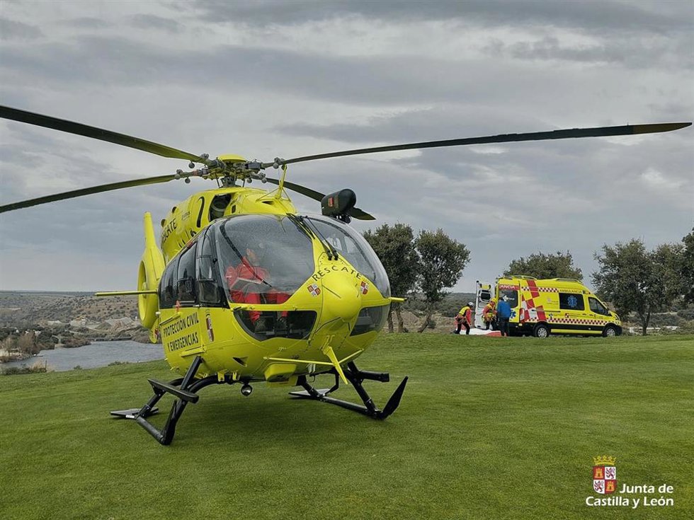 Evacuado en helicóptero a un motorista accidentado en Los Ángeles de San Rafael