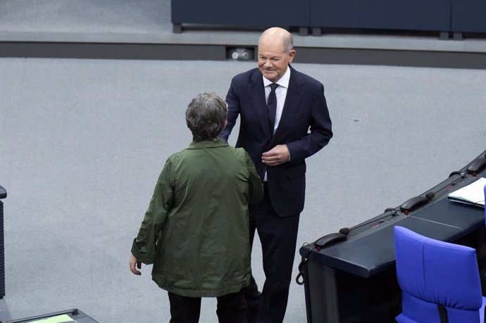 November 13, 2024, Berlin, Berlin, Deutschland: Britta HaÃelmann und Olaf Scholz in der 199. Sitzung des Deutschen Bundestages im Reichstagsgebäude. Berlin, 13.11.2024