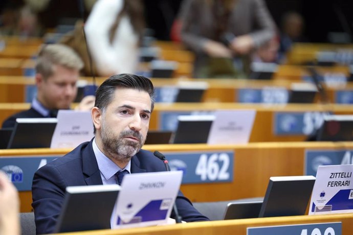 El director general de Unión Europea, Adrián Zittelli, en la sesión plenaria del Comité Europeo de las Regiones.