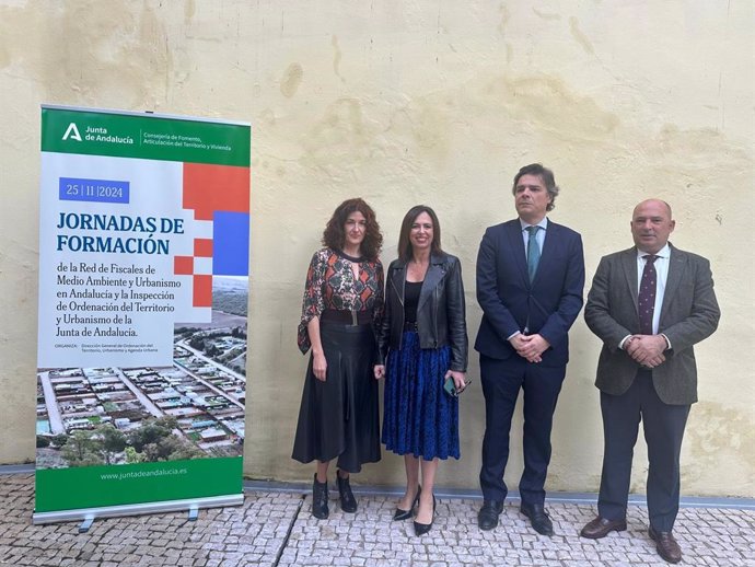 La consejera de Fomento, Articulación del Territorio y Vivienda, Rocío Díaz, en el marco de unas jornadas este lunes en Sevilla.