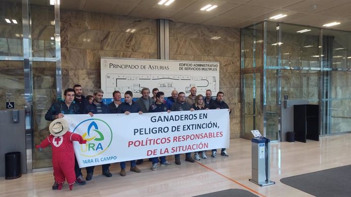 Protesta de los ganaderos de URA por el impago de la PAC.