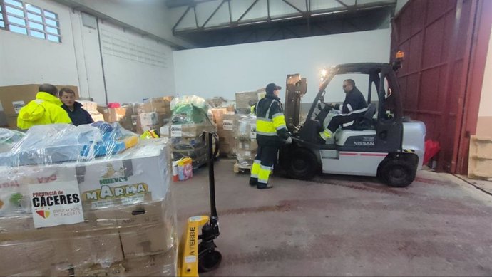 Diputación de Cáceres envía a Valencia dos camiones con productos de primera necesidad para los afectados por la DANA