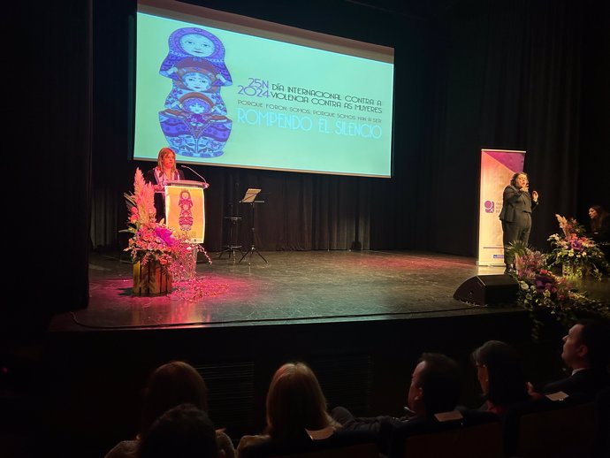 La vicepresidenta de Asturias, Gimena Llamedo, en el acto institucional del 25N