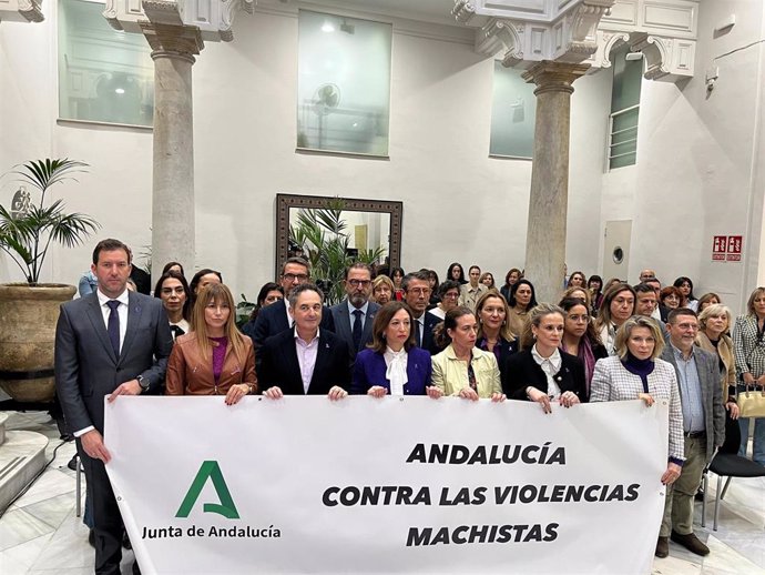 La delegada del Gobierno andaluz en Málaga, Patricia Navarro, preside el acto conmemorativo del Día Internacional para la Eliminación de la Violencia contra la Mujer