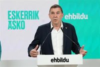 Otegi dice "que hay que elegir" entre EH Bildu o PP para pactar presupuestos, porque "no es posible acordar con todos"