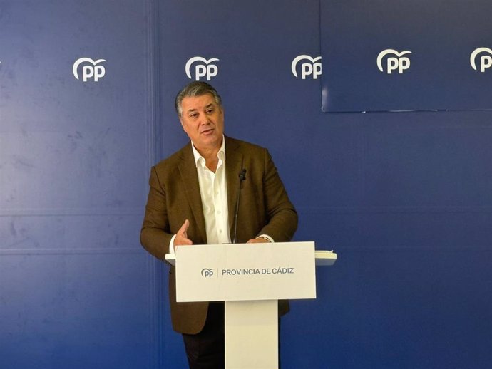 El diputado nacional por el PP de Cádiz, Ignacio Romaní, en rueda de prensa.