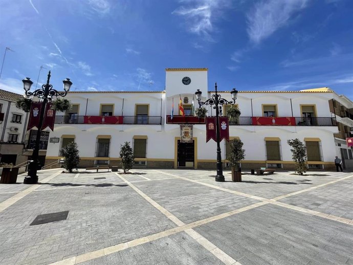 Archivo - Fachada del Ayuntamiento de Mairena del Alcor