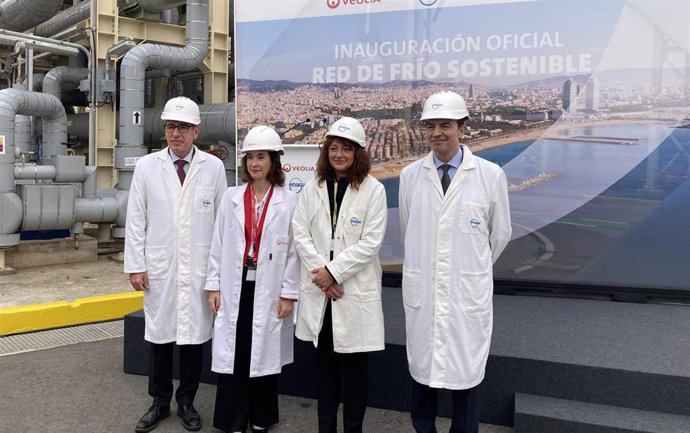 El presidente del Puerto de Barcelona, José Alberto Carbonell; la ceo de Veolia Estelle Brachlianoff; la teniente de alcalde Laia Bonet, y el consejero delegado de Enagás, Arturo González.