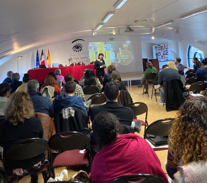 Andalucía Trade ha organizado un encuentro para el sector de Enseñanza de la Lengua Española (ELE) en el que han participado cinco escuelas andaluzas, que viajaron hasta el Instituto Cervantes de París el 23 de noviembre.