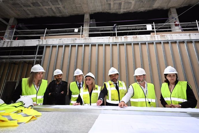 Visita a las obras del centro de salud de la barriada de la Juventud en Granada.