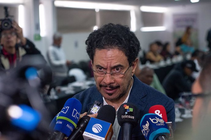 Archivo - October 6, 2023, Bogota, Cundinamarca, Colombia: Ivan Cepeda a negotiator of the Colombian government speaks to the media during a meeting that conforms part of the peace process peace talks with the Government, in Bogota, Colombia, October 6, 2