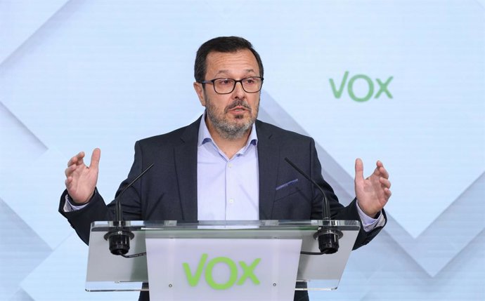 Archivo - El portavoz de VOX, José Antonio Fúster,  durante una rueda de prensa posterior al Comité Ejecutivo Nacional de VOX, a 9 de septiembre de 2024, en Madrid (España). Vox considera que el exilio del candidato opositor venezolano Edmundo González 