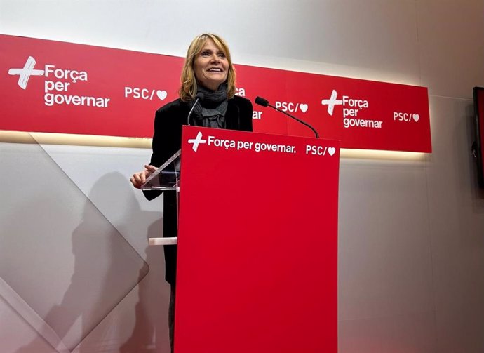 La viceprimera secretaria del PSC, Lluïsa Moret, en una rueda de prensa en la sede del partido