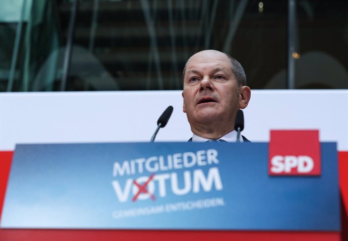 Archivo - Imagen de archivo del canciller, Olaf Scholz, durante un mitin del partido.