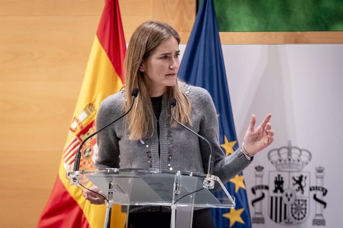 La hasta ahora secretaria de Estado de Energía, Sara Aagesen, durante la entrega de la cartera del ministerio, en la sede del Ministerio, a 25 de noviembre de 2024, en Madrid (España). Sara Aagesen recibe la cartera tras ser recibida en audiencia con S.M.