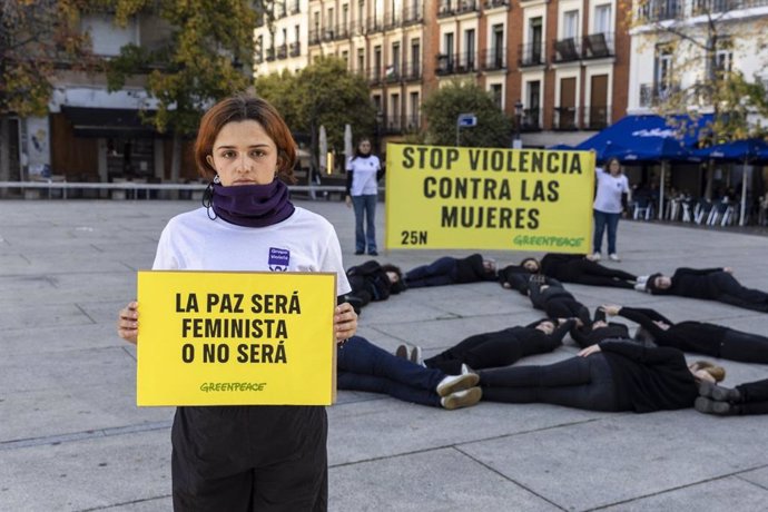 Greenpeace pide el embargo de armas a Israel por el 25N: "Las mujeres no somos armas de guerra".