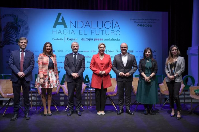 Panel sobre 'Crecimiento económico y desarrollo empresarial' en el foro organizado por Europa Press 'Andalucía hacia el futuro'.