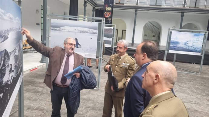 Presentación de la XXXVIII Campaña Antártica Española por parte de la UCA y el Ejército.