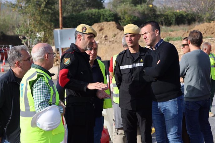 La Diputación y la UME abren el puente de Buñol también para vehículos pesados