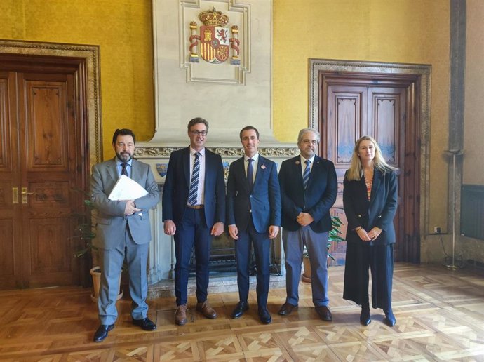 El Govern presenta los presupuestos autónomicos para 2025 al Consell de Mallorca.