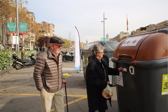 Girona comienza a implementar contenedores inteligentes en 20 barrios de la ciudad