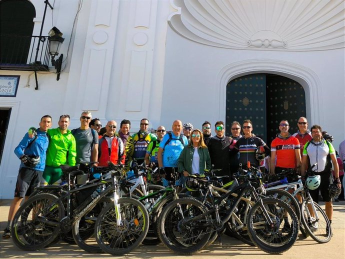 Peregrinación de funcionarios de la prisión provincial de Huelva a El Rocío.