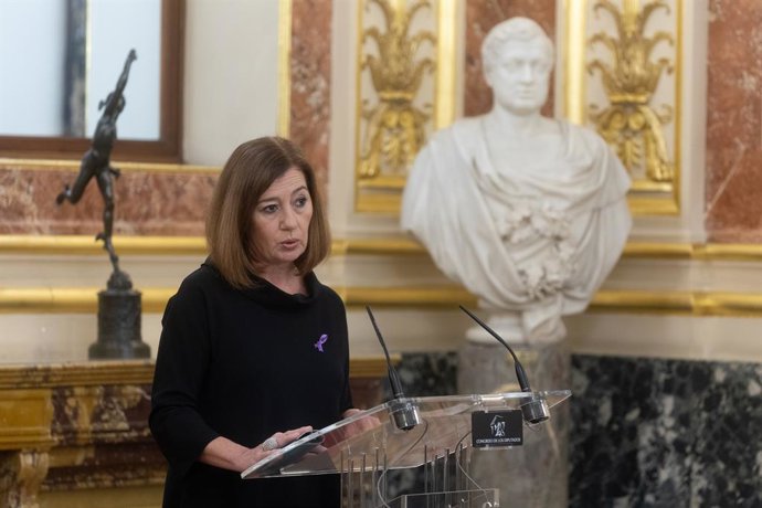 La presidenta del Congreso de los Diputados, Francina Armengol, durante el acto conmemorativo del Día Internacional de la Eliminación de la Violencia contra la mujer, en el Salón de Pasos Perdidos, a 25 de noviembre de 2024, en Madrid (España). El Congr