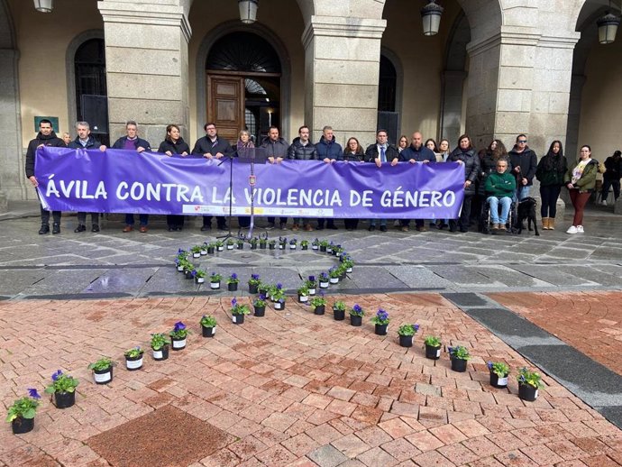 Celebración en memoria de las víctimas de la violencia machista.