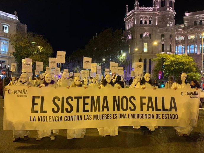 Asistentes A La Marcha Del Foro De Madrid En El Día Internacional De La Eliminación De La Violencia Contra Las Mujeres, Este 25 De Noviembre En Madrid