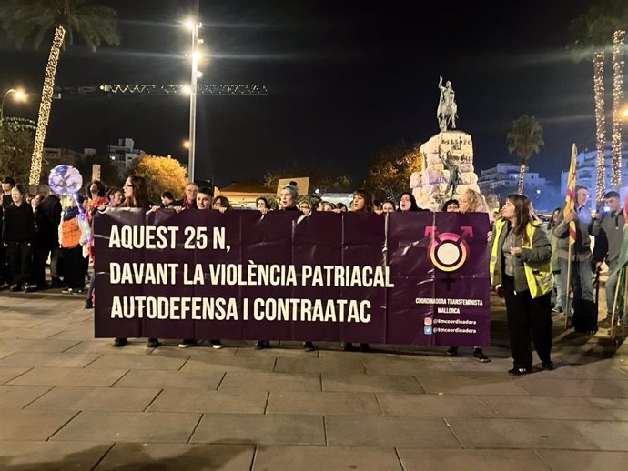 Una de las pancartas de la manifestación convocada por la Coordinadora Transfeminista de Mallorca.