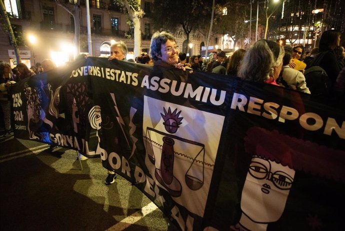 Una participante en la manifestación del 25N en Barcelona.