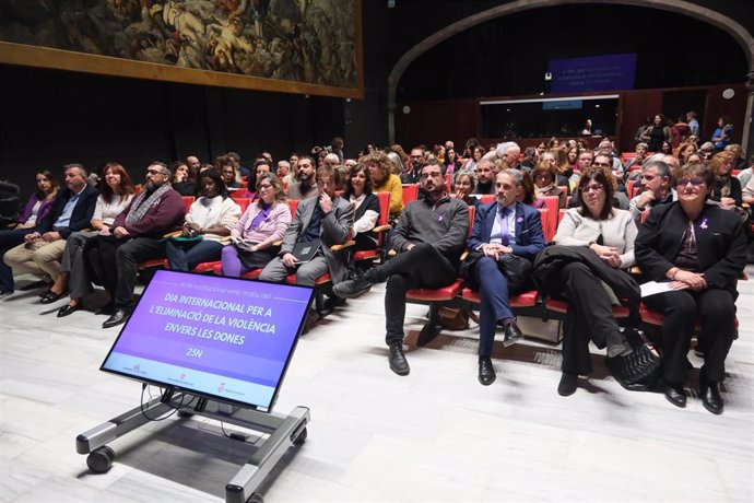 Girona conmemora el 25N poniendo énfasis en personas con discapacidad y autistas