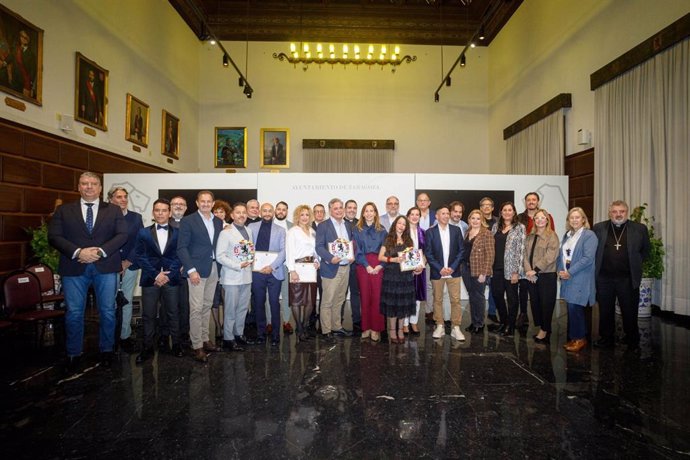 La alcaldesa de Zaragoza, Natalia Chueca, ha entregado los Premios Latir Hispano