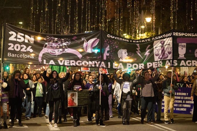 Cabecera de la manifestación del 25N de 2024 en Barcelona