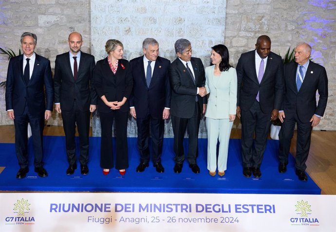 25 November 2024, Italy, Anagni: The meeting participants (L-R) Antony Blinken, Secretary of State of the USA, Jean-Noel Barrot, Foreign Minister of France, Melanie Joly, Foreign Minister of Canada, Antonio Tajani, Foreign Minister of Italy, Iwaya Takeshi