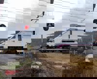 Dos fallecidos en la colisión entre un turismo y un tren en Husillos (Palencia)